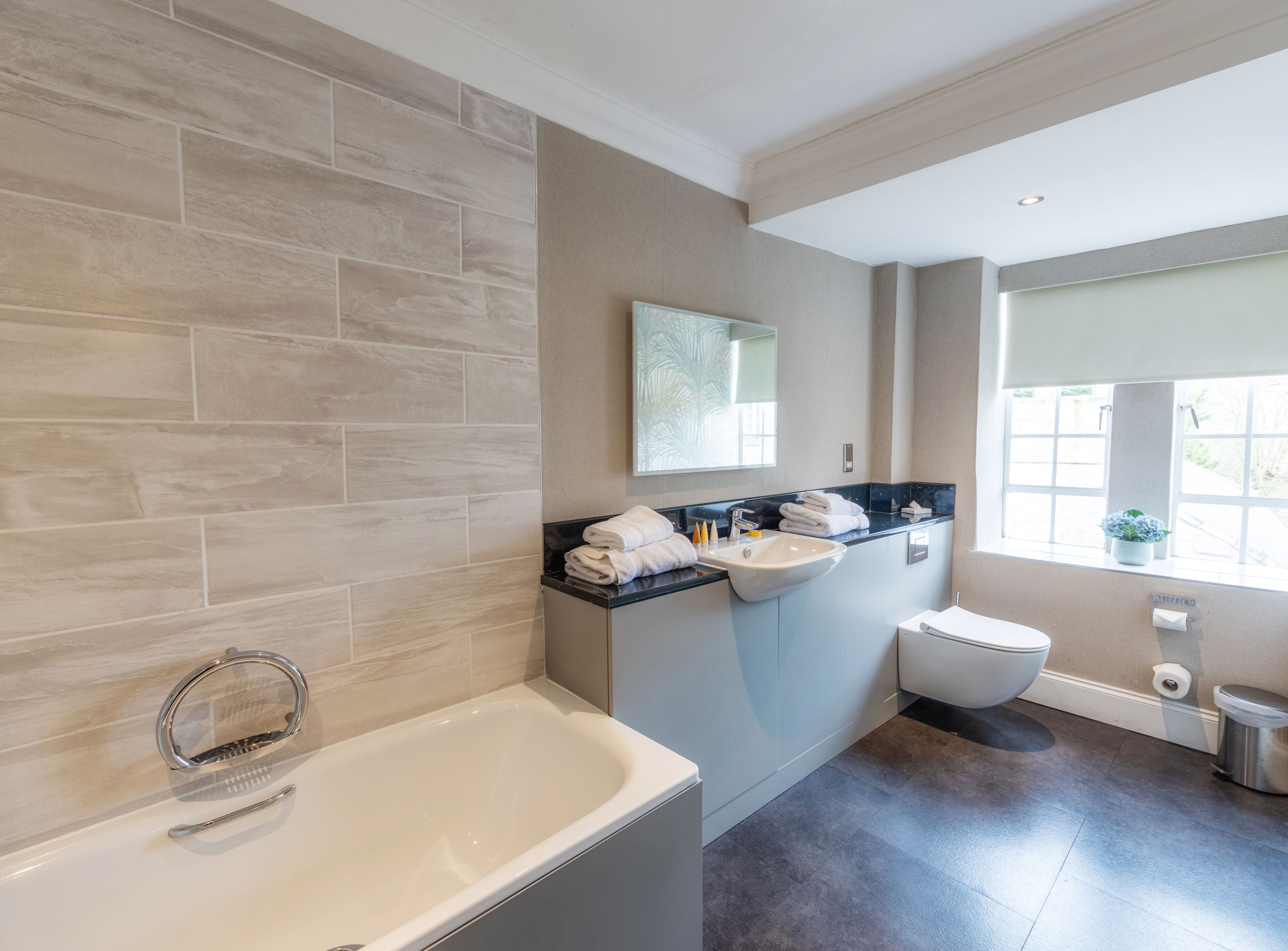 Bergamot, Castle Standard, Bathroom