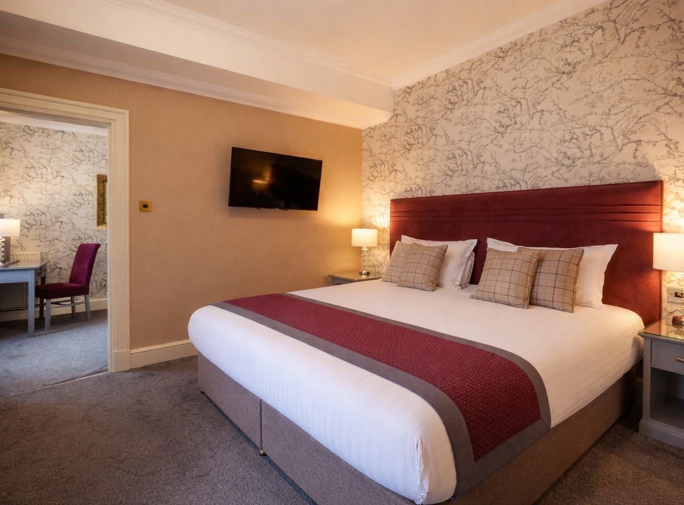 Nasturtium SSuite, St. Margaret's Hazewood Castle