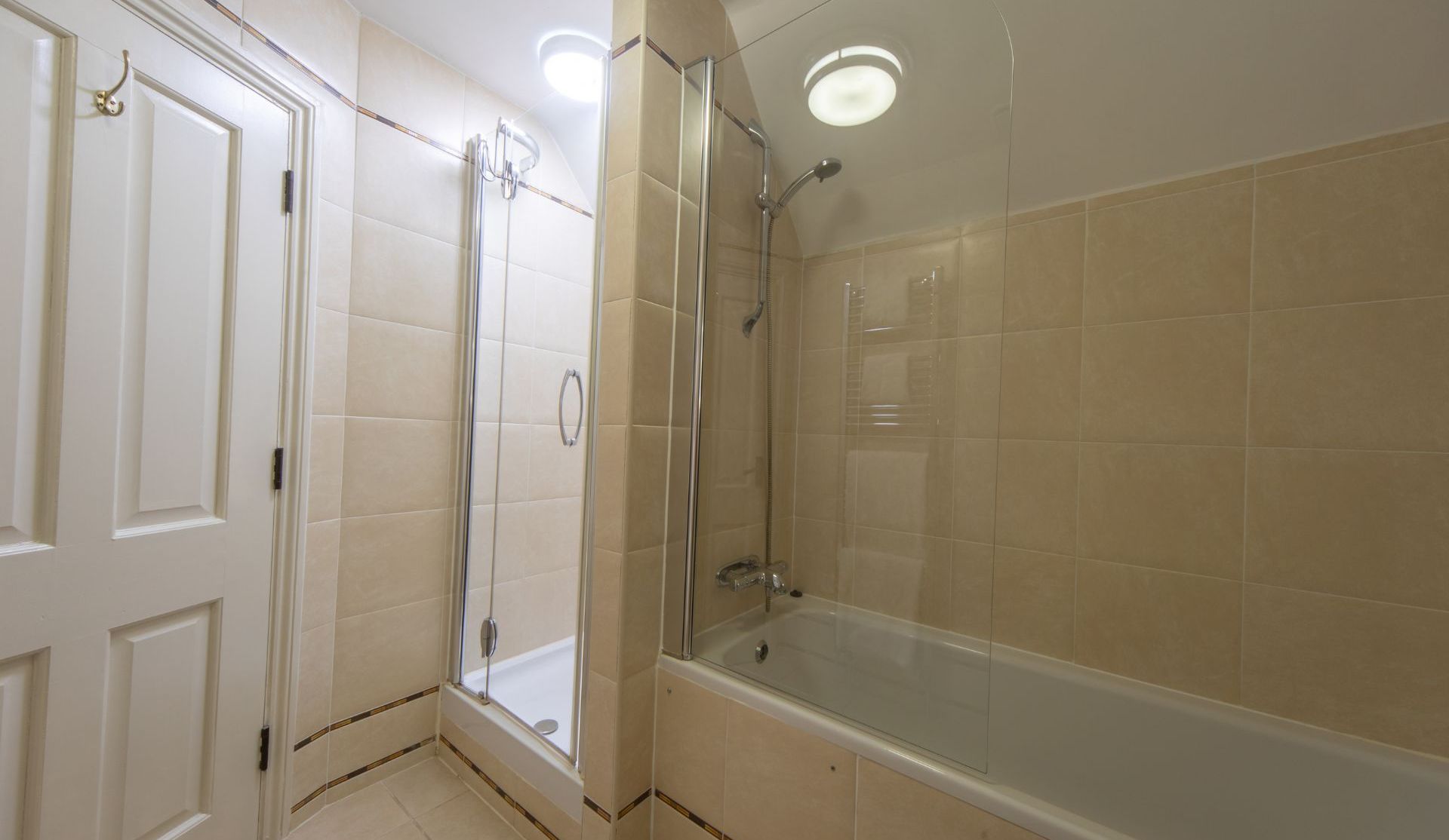 Manor Deluxe 2025 (5)