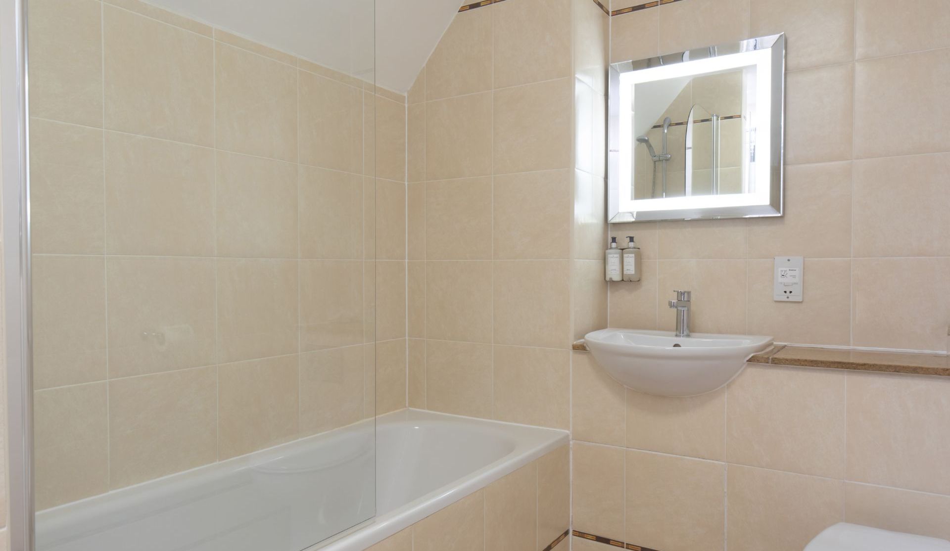 Manor Deluxe 2025 (6)