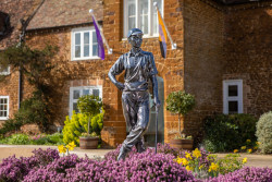 Heacham Manor Hotel Entrance Golfer