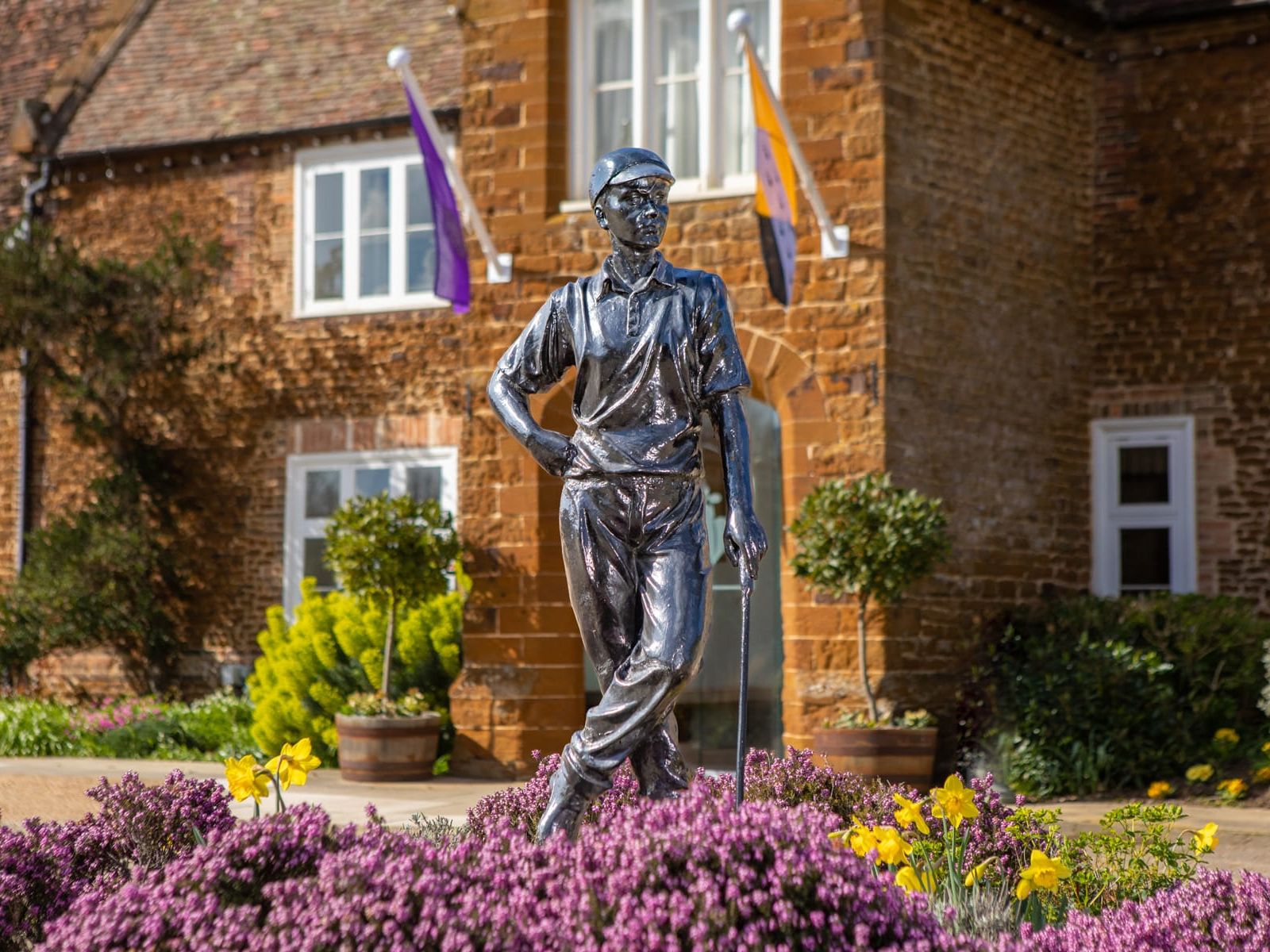 Heacham Manor Hotel Entrance Golfer