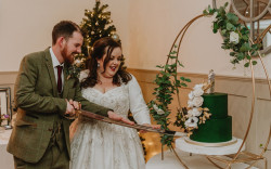 Hager Wedding Cutting of the Cake - Credit Esther Wild Photography