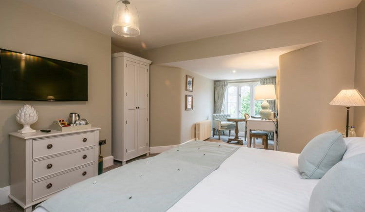 manor-deluxe-plus-full-suite