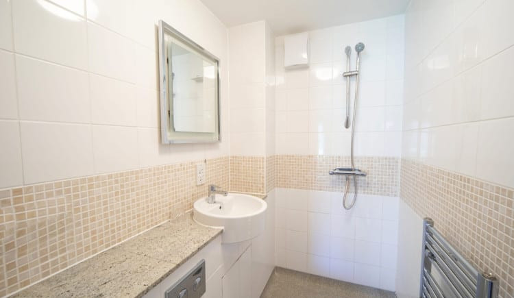 cottage-suite-wet-room