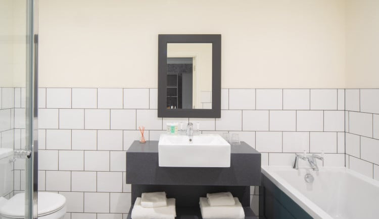 pavilion-suite-bathroom