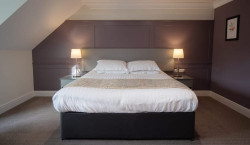 pavilion-suite-bed