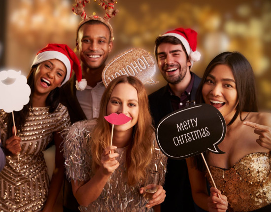 friends-posing-christmas-party