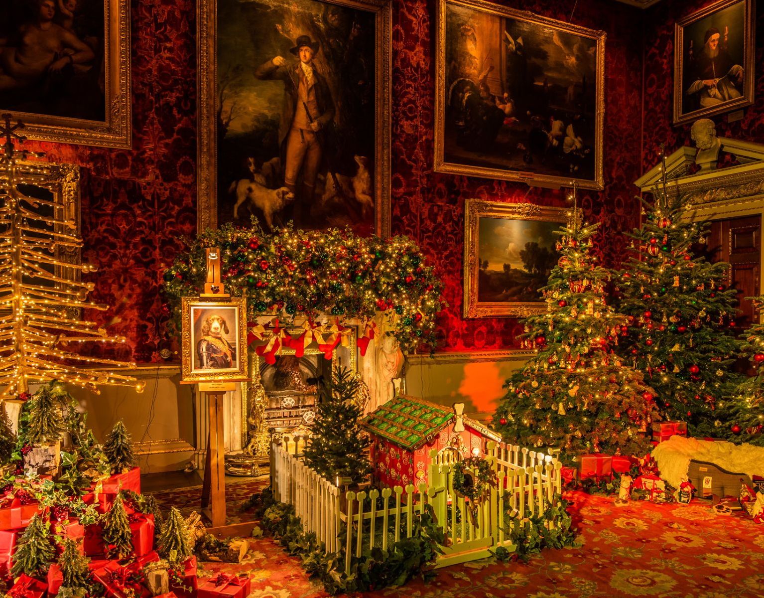 Holkham by Candlelight Red Room, Image © Holkham Estate