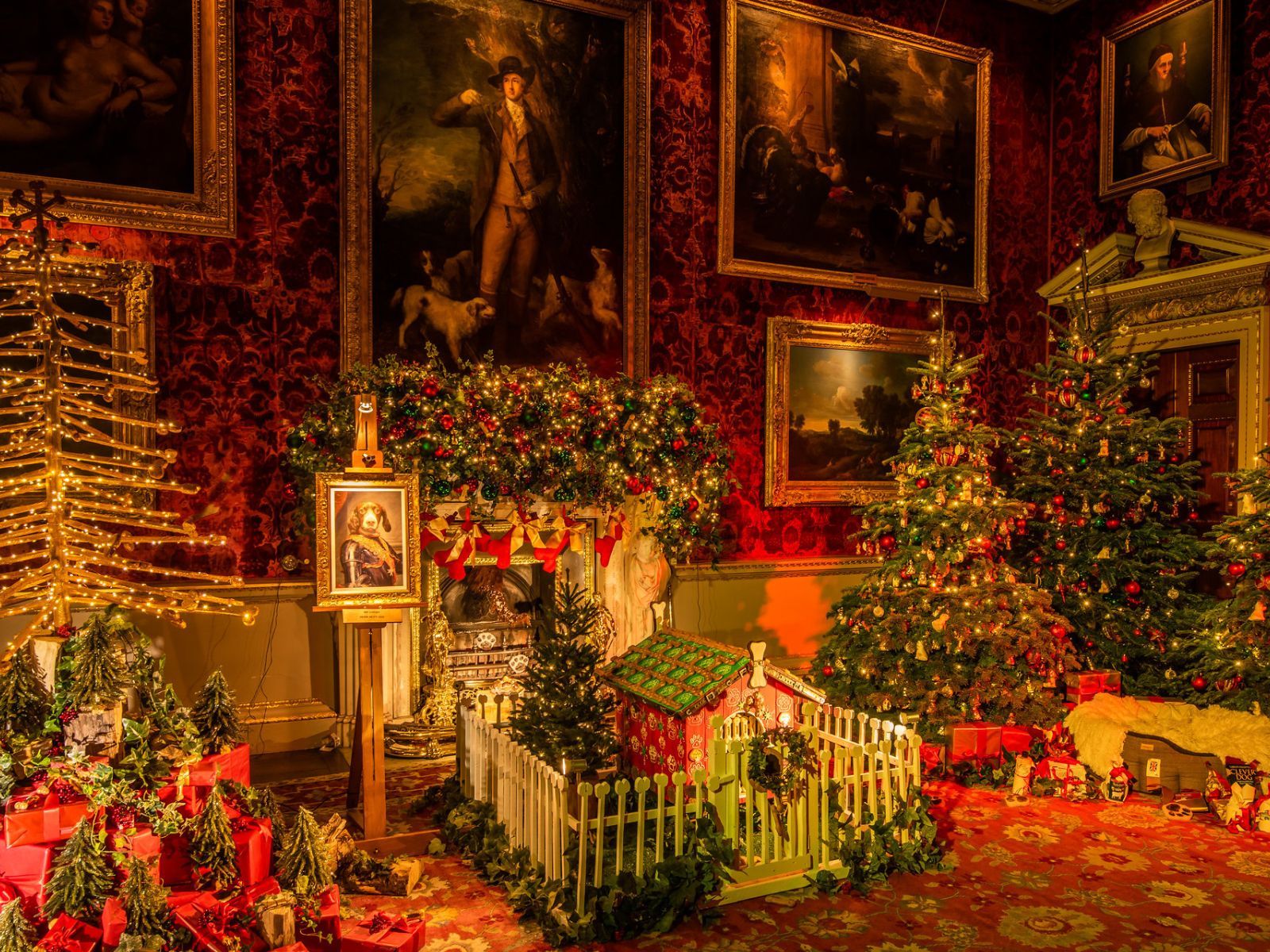 Holkham by Candlelight Red Room, Image © Holkham Estate