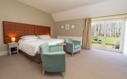 Manor Deluxe Easy Access 2025