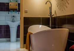 Country King with Bath