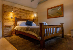 Rustic King 2 Bed