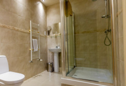 The Stables shower room