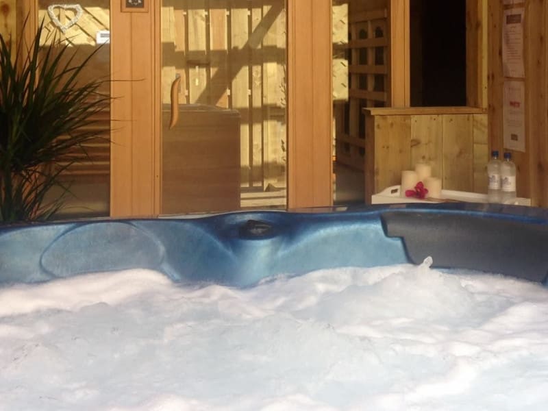 Jacuzzi Sauna Area