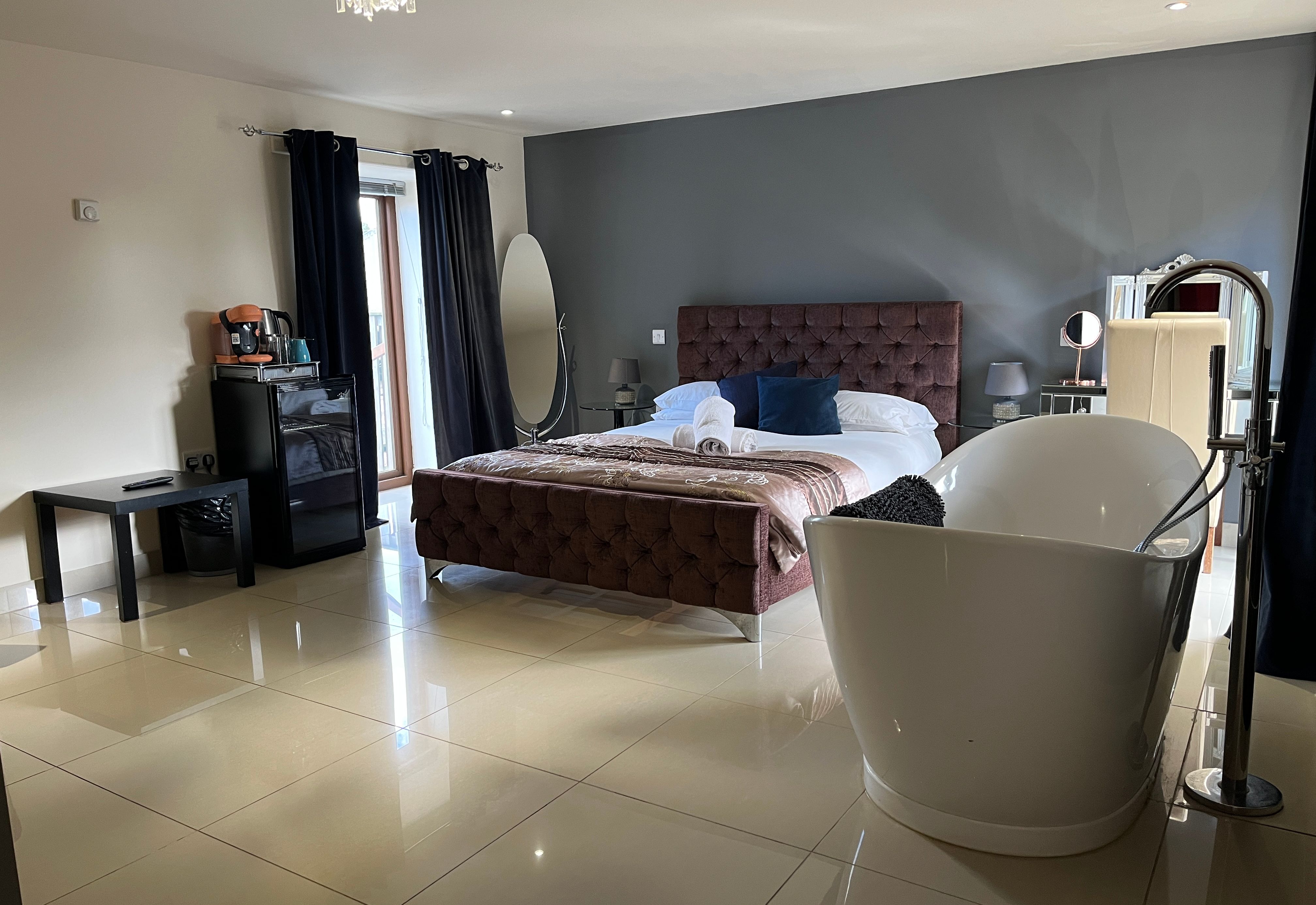 Country King with Bath