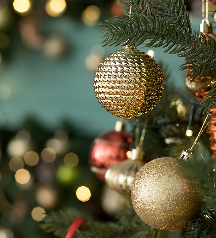 decorated-christmas-tree