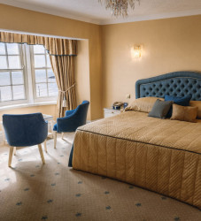 Bedroom with sea view
