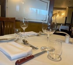 Café Cru Dining