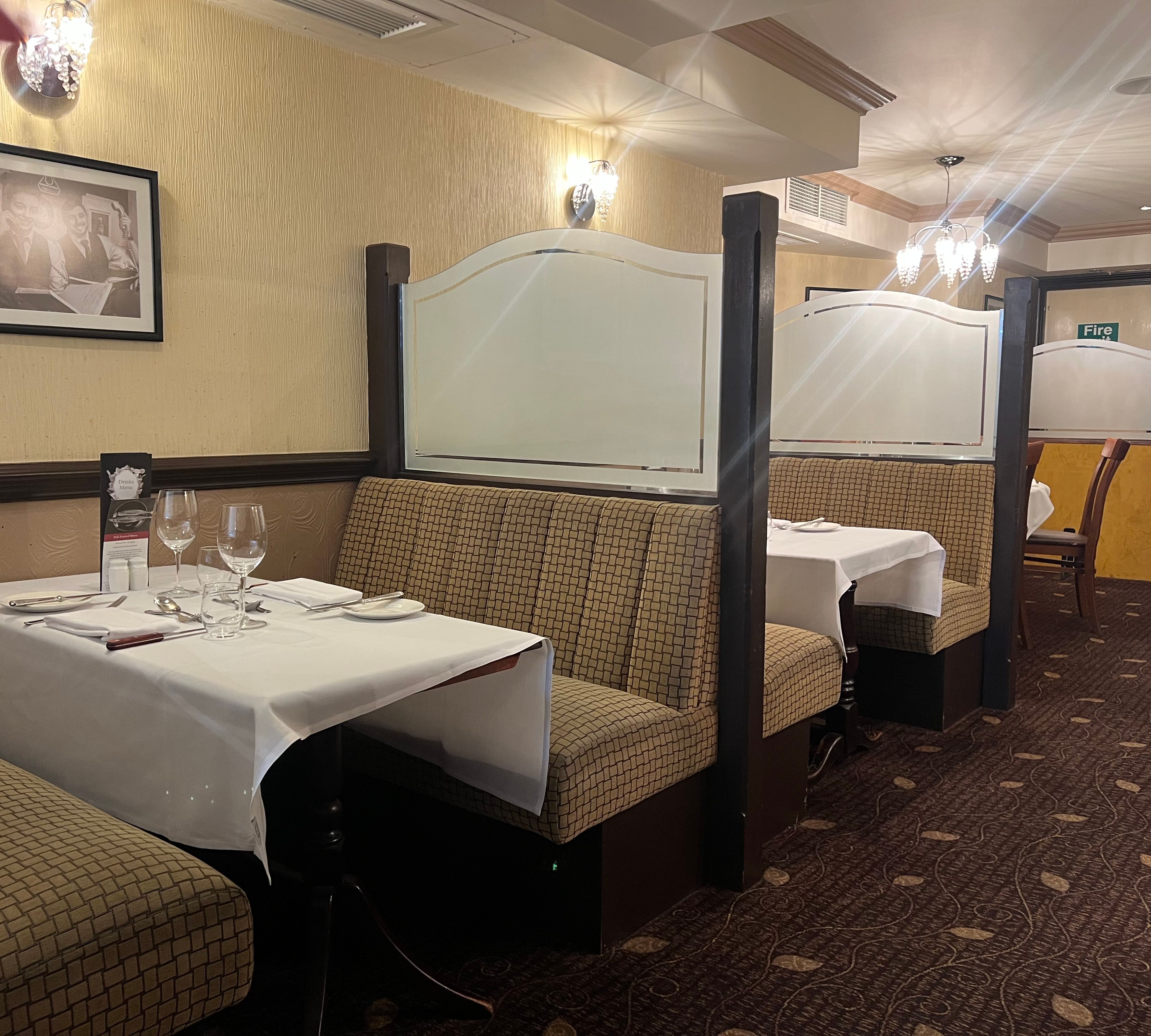 Café Cru Booths