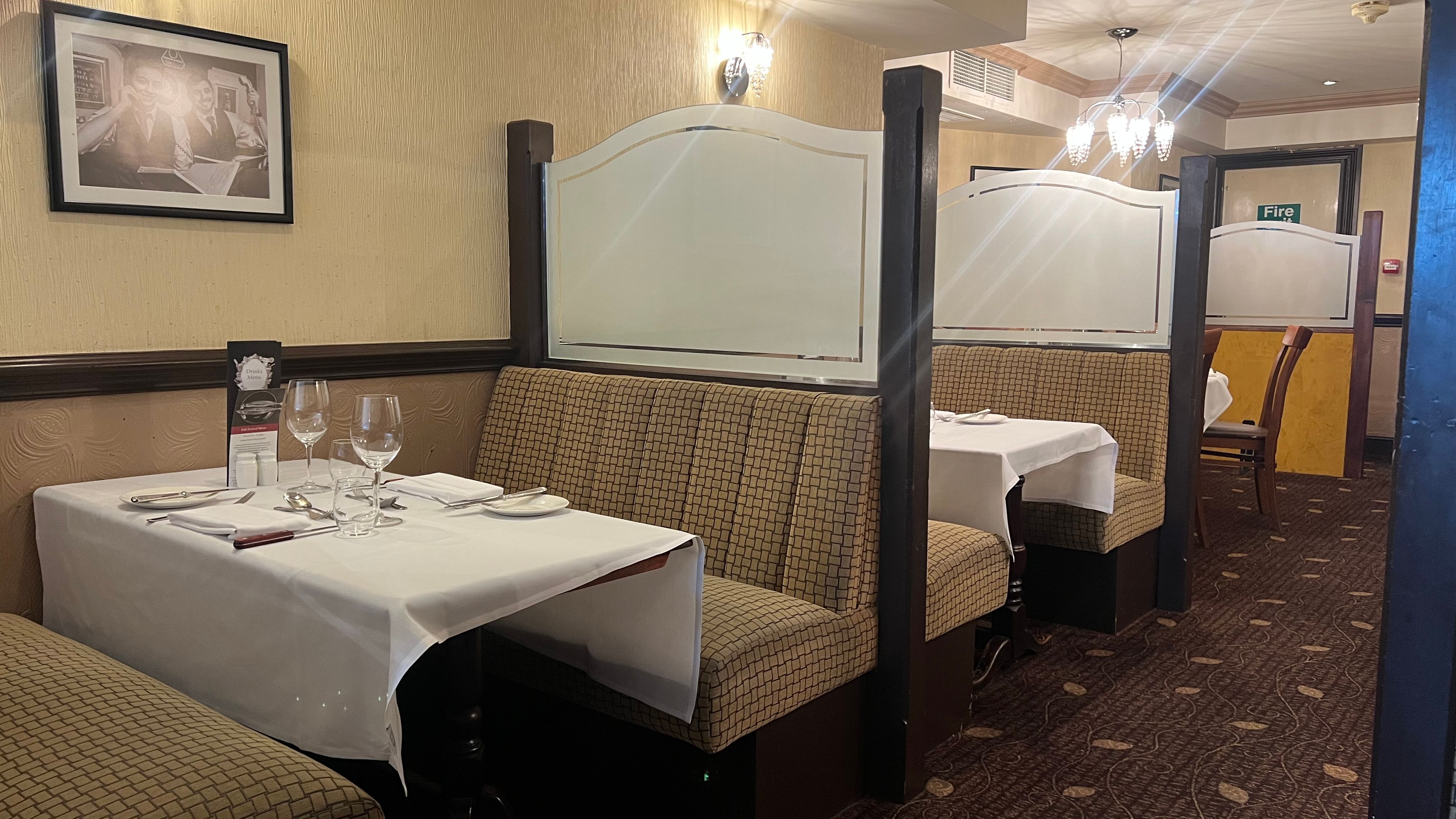 Café Cru Booths