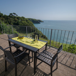 Clifftop Balcony 4