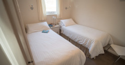 Clifftop Hot Tub Lodge (Sleeps 6) (17)