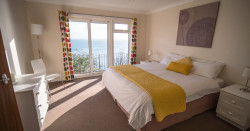 Clifftop Hot Tub Lodge (Sleeps 6) (16)