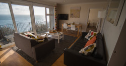 Clifftop Hot Tub Lodge (Sleeps 6) (11)