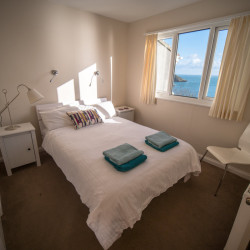 Clifftop Hot Tub Lodge (Sleeps 6) (9)