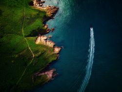 red-zeppelin-tB9ennZor-0-unsplash