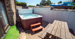 Pound Loft Hot Tub