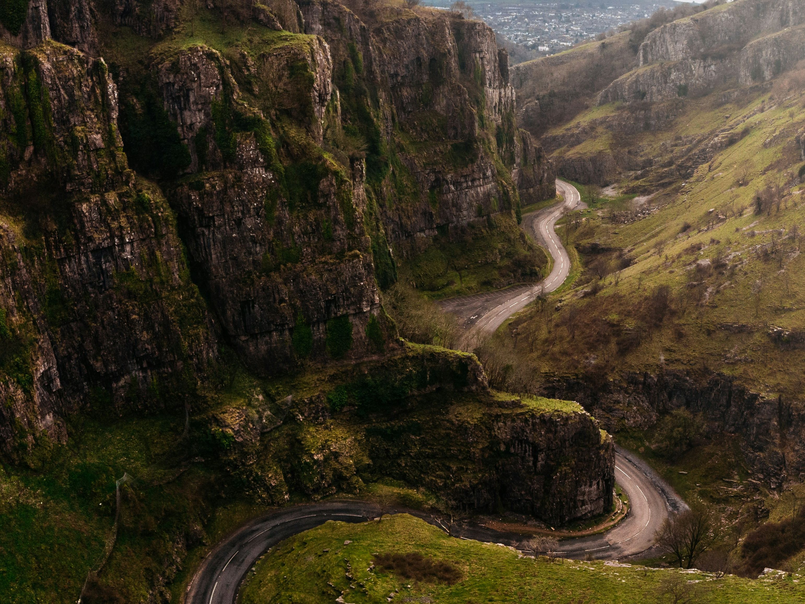 thomas-tucker-2ZWVhuUYMZo-unsplash