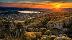 ian-kelsall-WmpmYB7EvFs-unsplash-min