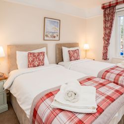 Hemphaye Twin Room