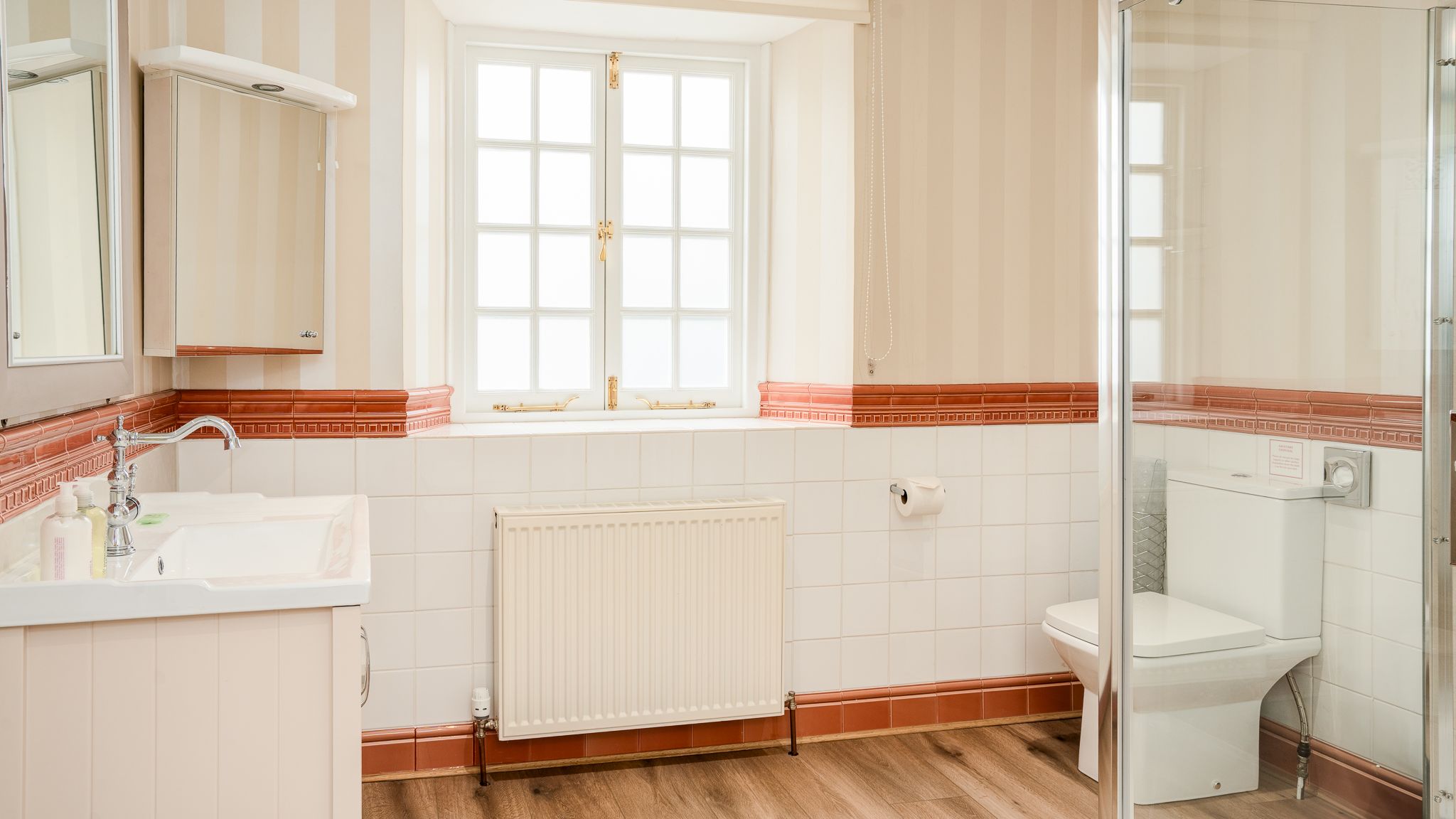 Hemphaye Shower Room