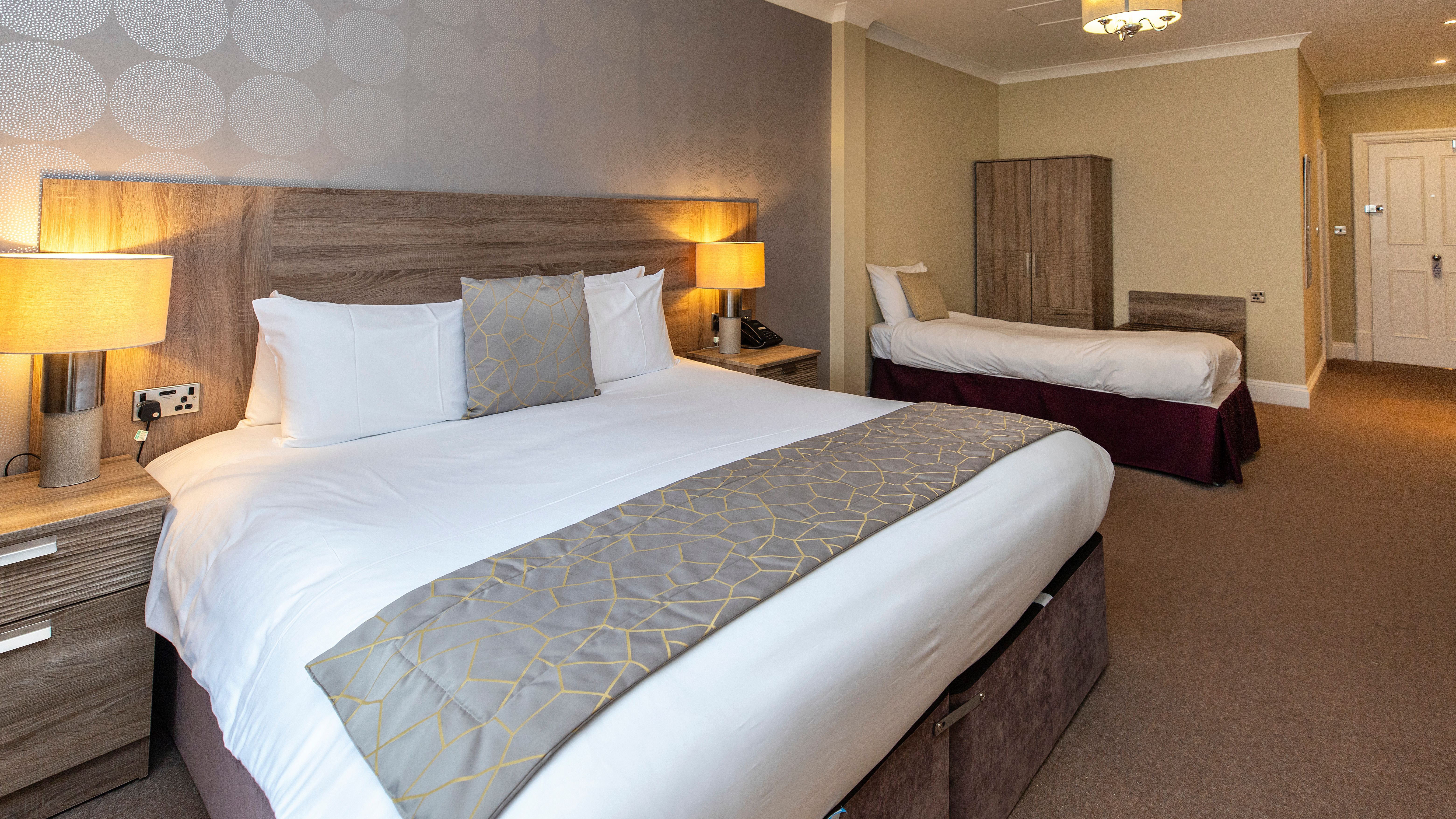 Large Family Room with additional bed