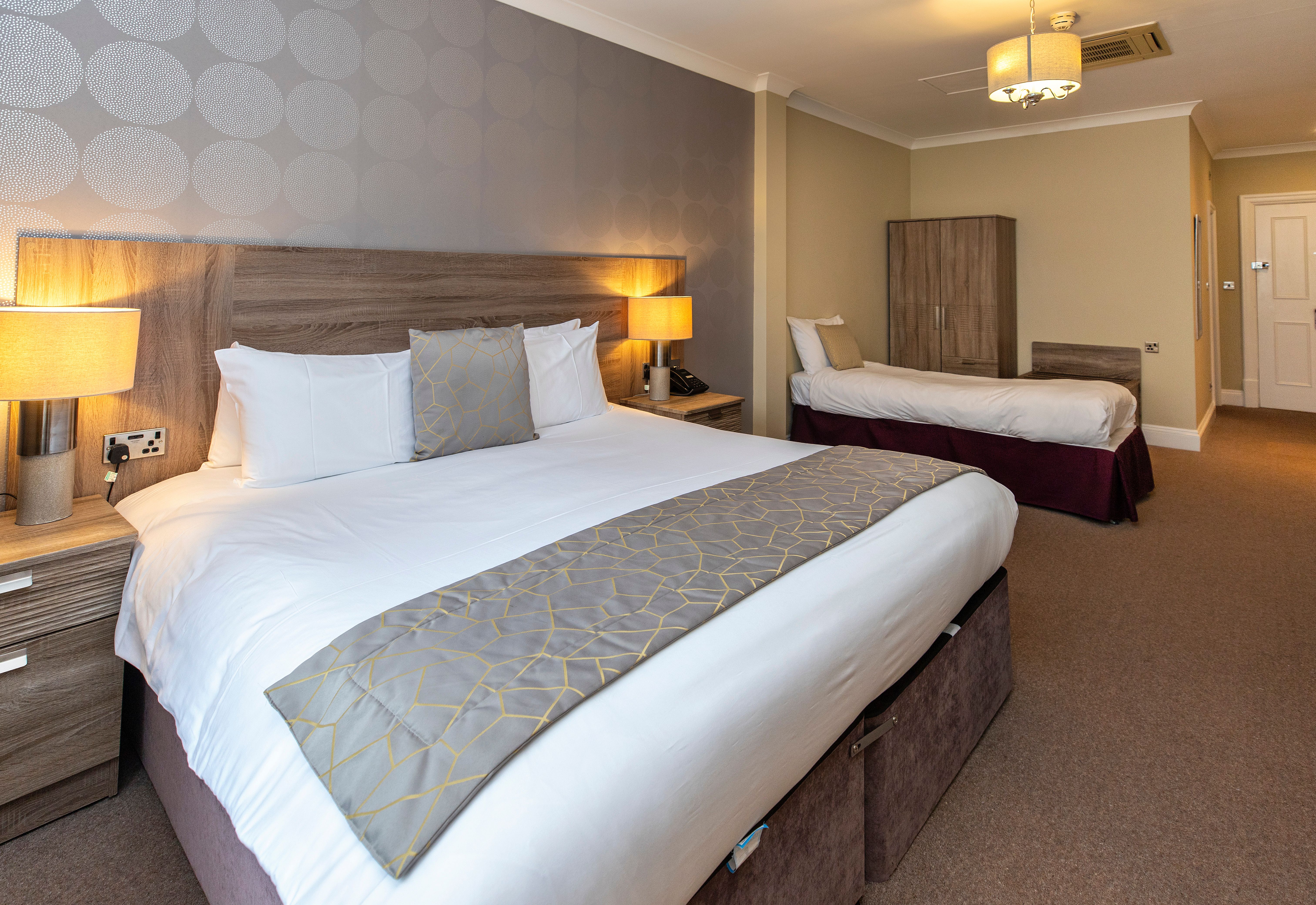 Large Family Room with additional bed