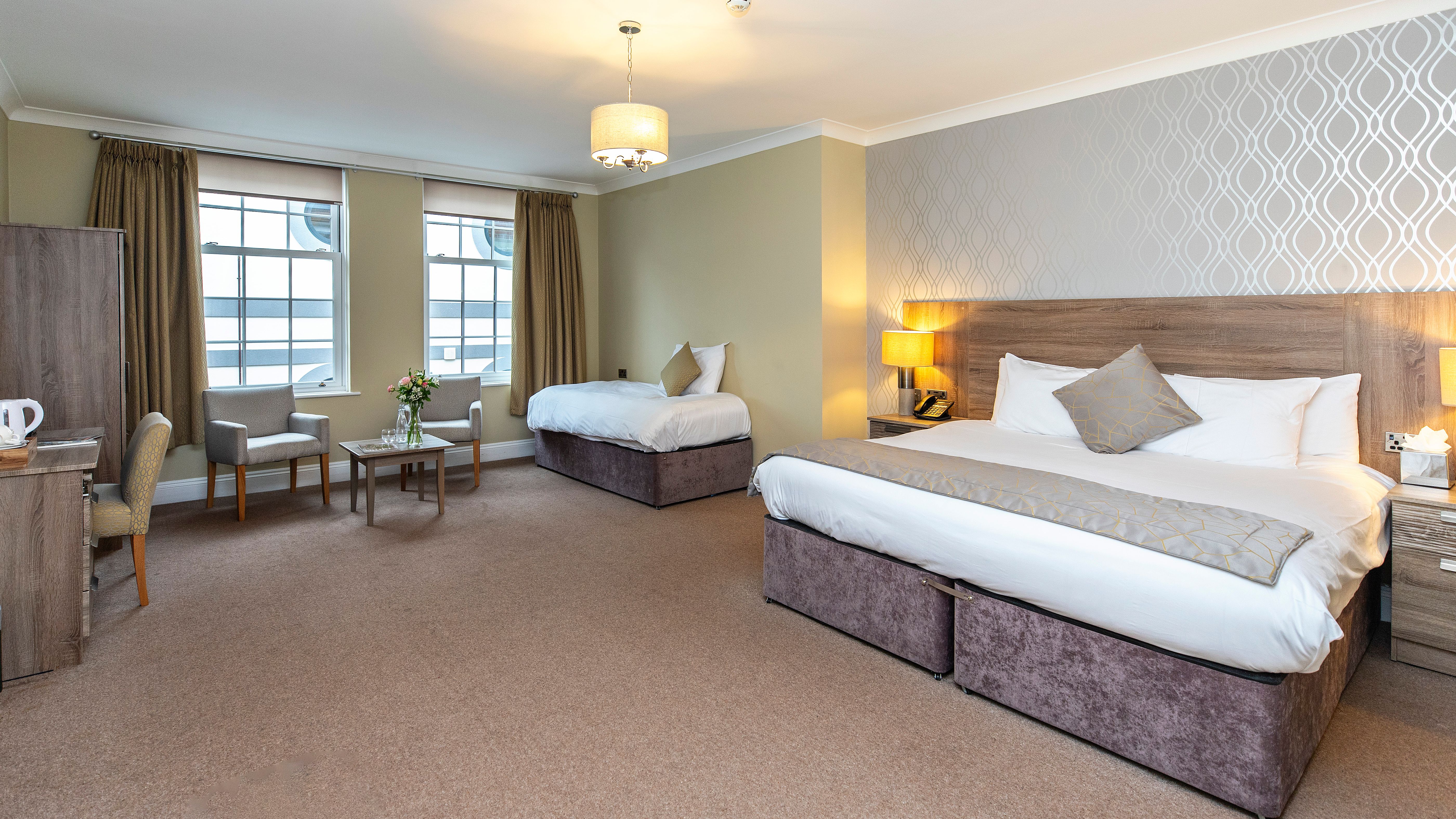 Large Family Room with additional bed