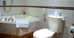 Manor Suite Bathroom