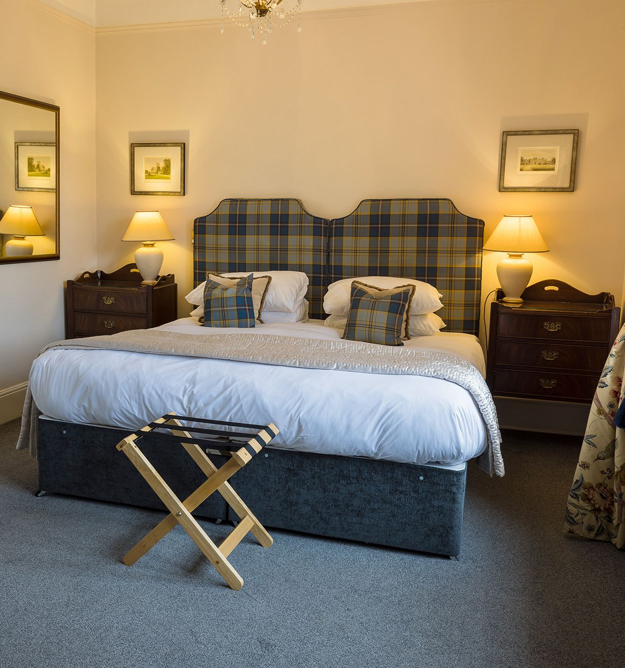 tartan themed hotel suite