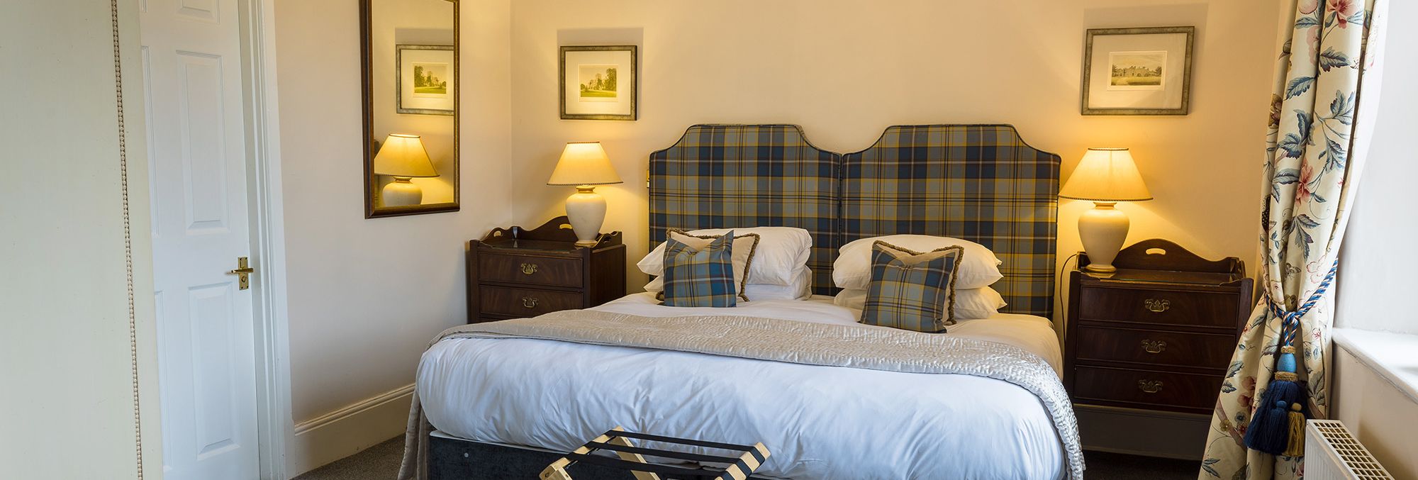 tartan themed hotel suite