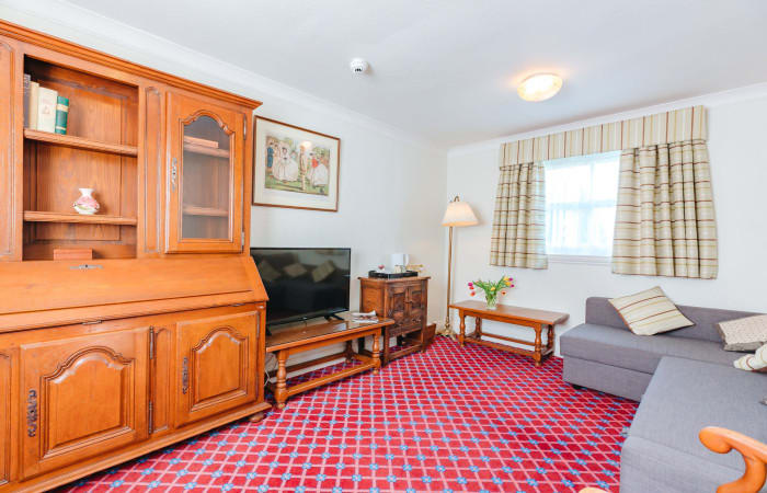 Leighton Lounge resized