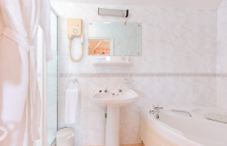 Burnhill Bathroom 1