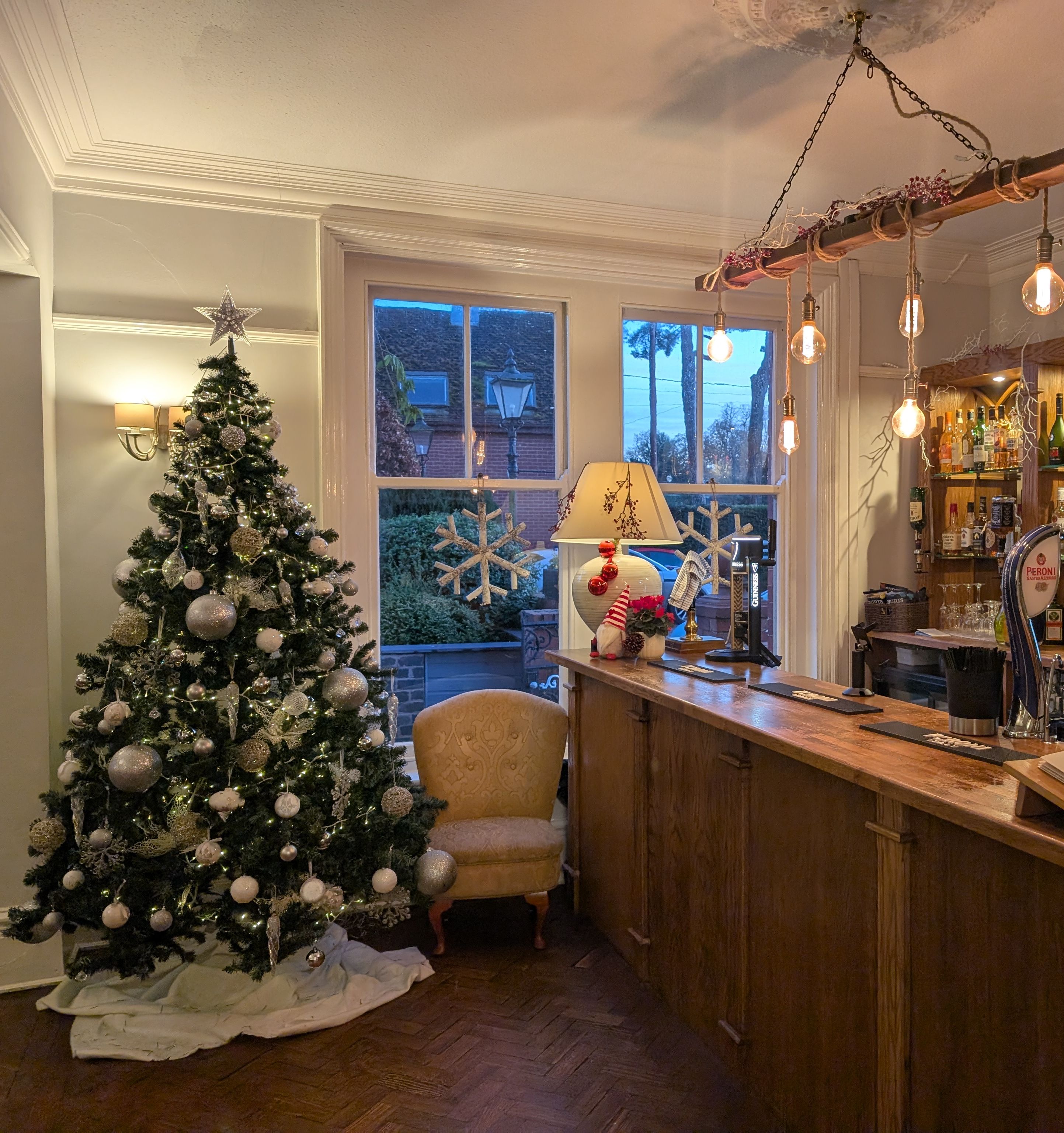 Bar & XMAS Tree