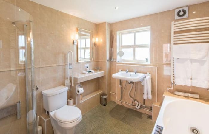 ovh-leighton-room-002