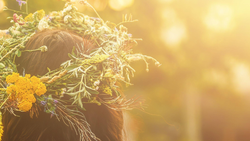 Female floral crown