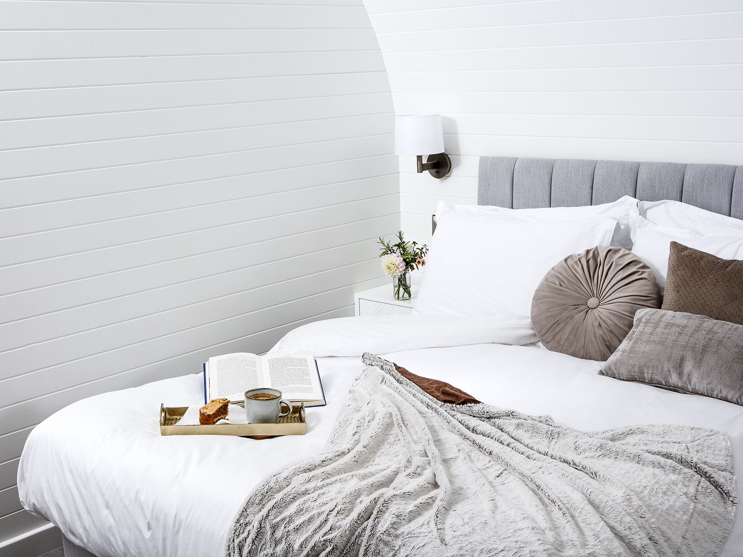 White Clover Pod Double Bed