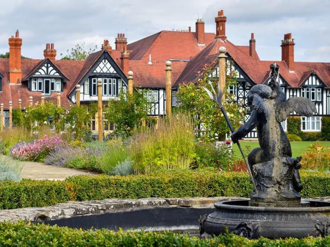 Petwood Gardens fountain