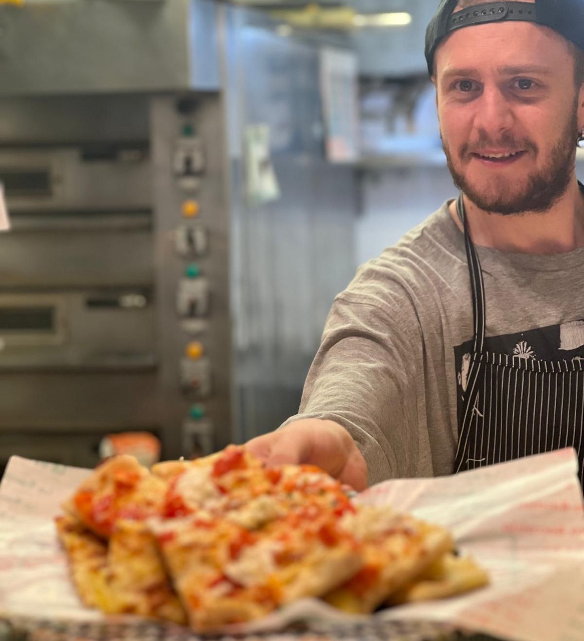 Roman vs Neapolitan Pizza